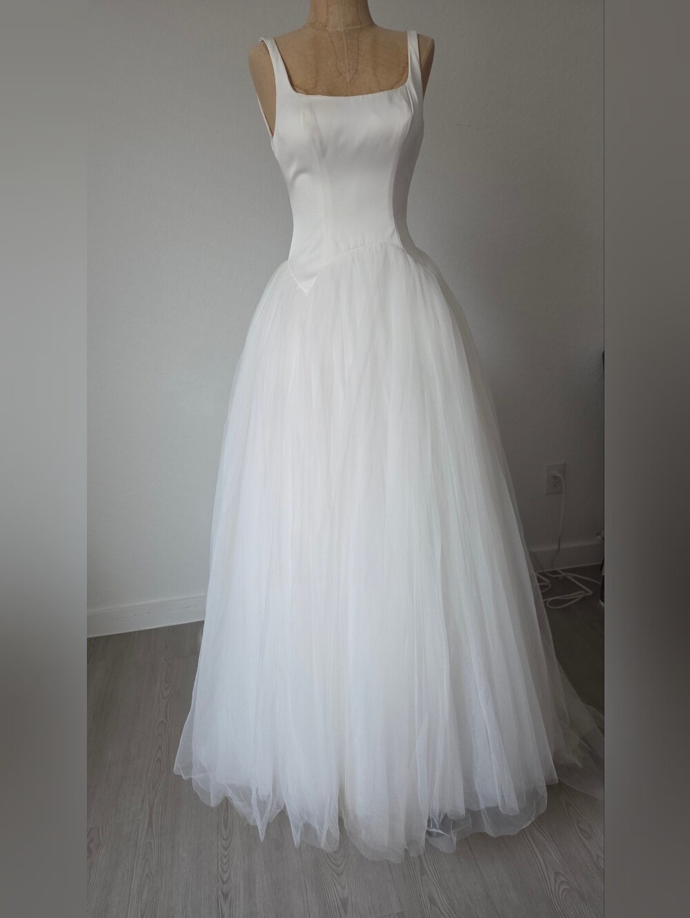 Elegant White A-Line Tulle Wedding Dress